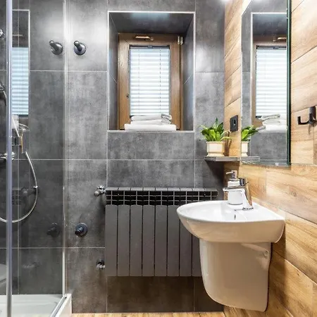 Tatrzanskie Widoki * コシチェリスコ